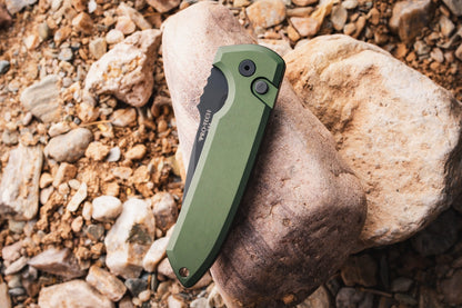 Pro-Tech Rockeye Auto 3.375" – Solid Green Aluminum, DLC Black MagnaCut, Les George Design – Made in USA (LG3103-Green)