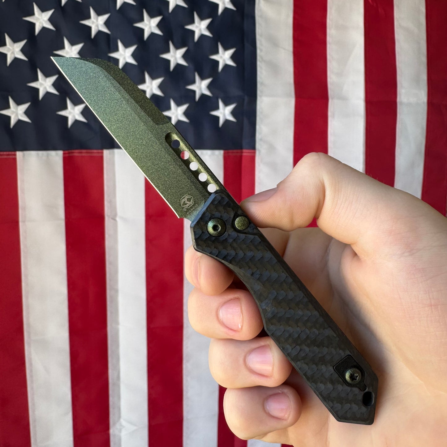 Heretic Jinn Auto - Metallic Green Carbon Fiber, MagnaCut Wharncliffe - Made in USA (H113-MG-CF)