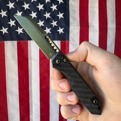 Heretic Jinn Auto - Metallic Green Carbon Fiber, MagnaCut Wharncliffe - Made in USA (H113-MG-CF)