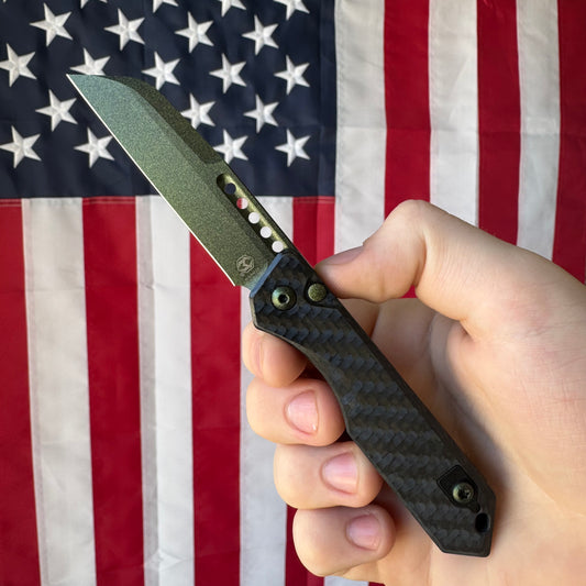 Heretic Jinn Auto - Metallic Green Carbon Fiber, MagnaCut Wharncliffe - Made in USA (H113-MG-CF)