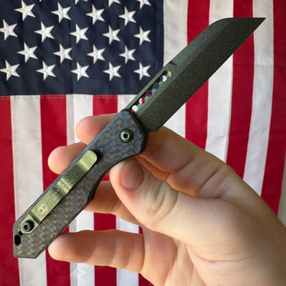 Heretic Jinn Auto - Metallic Green Carbon Fiber, MagnaCut Wharncliffe - Made in USA (H113-MG-CF)