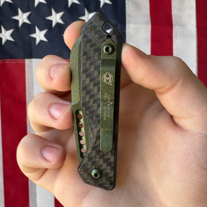Heretic Jinn Auto - Metallic Green Carbon Fiber, MagnaCut Wharncliffe - Made in USA (H113-MG-CF)
