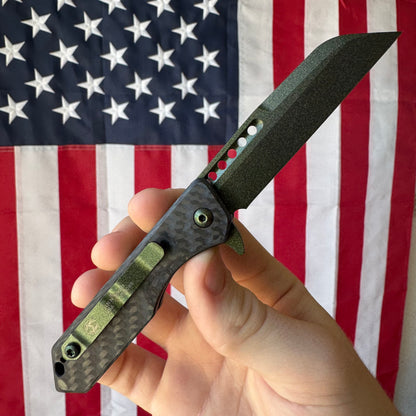 Heretic Jinn Manual - Metallic Green Carbon Fiber, MagnaCut Wharncliffe - Made in USA (H213-MG-CF)