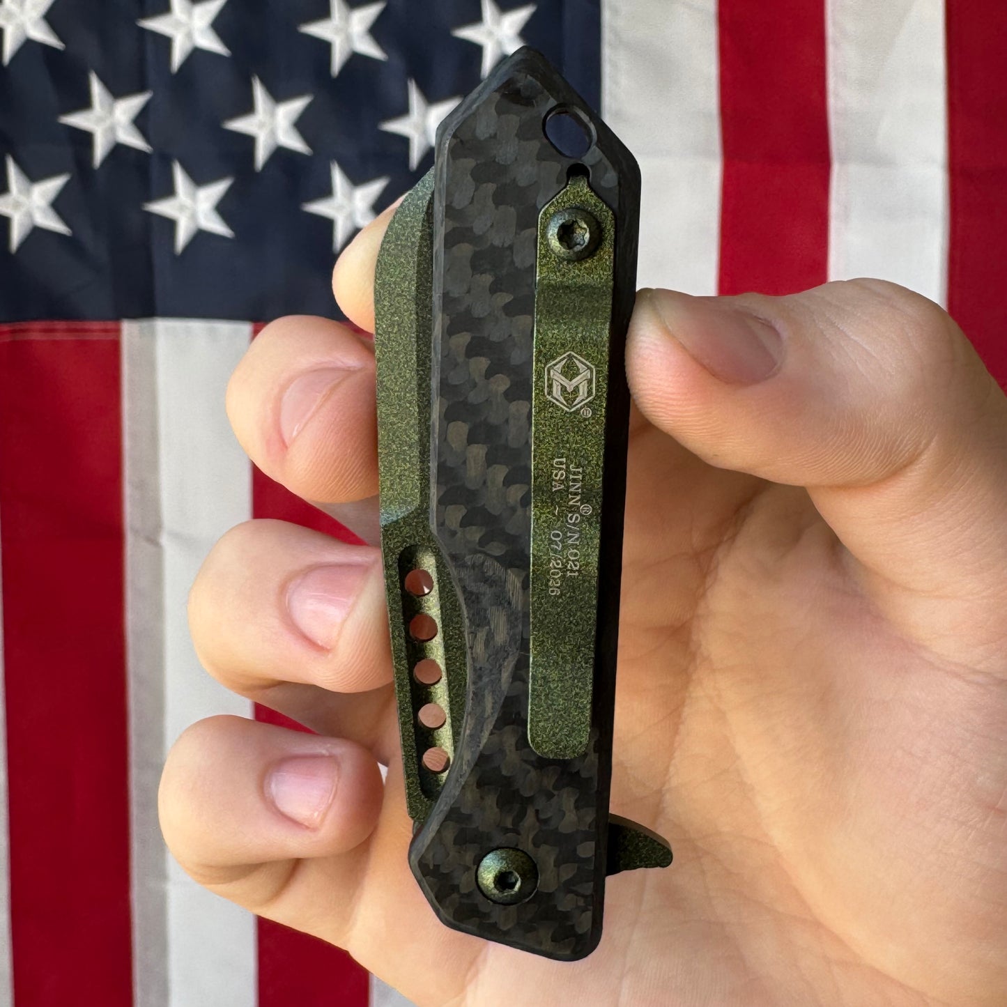 Heretic Jinn Manual - Metallic Green Carbon Fiber, MagnaCut Wharncliffe - Made in USA (H213-MG-CF)