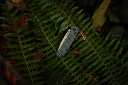 The Back Door: Benchmade Mini Bugout®, Taiga Green Grivory Handle, Tan ELMAX Blade, 2.82″, Made in USA (533TN-2601) (Return)