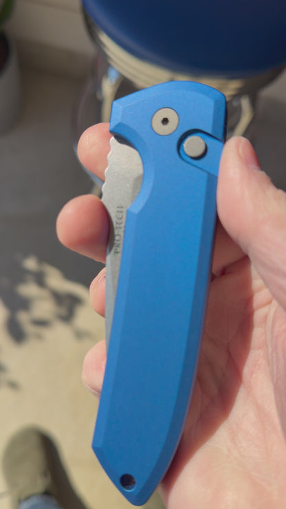 The Back Door: Pro-Tech Rockeye Automatic Knife – Blue Aluminum Handle, Stonewash MagnaCut Blade – Made in USA (LG3101-Blue) (Blemish)