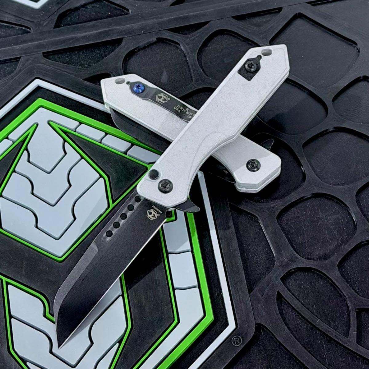 Heretic Jinn Manual 3.0" Button Lock – Battle Black MagnaCut, Blizzardworn Chassis – Made in USA (H213-8ABLZ)