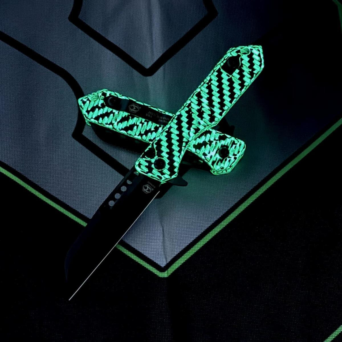 Heretic Knives Jinn Manual 3" Flipper – Glow Carbon Fiber, DLC MagnaCut – Made in USA (H213-6A-GLOCF)