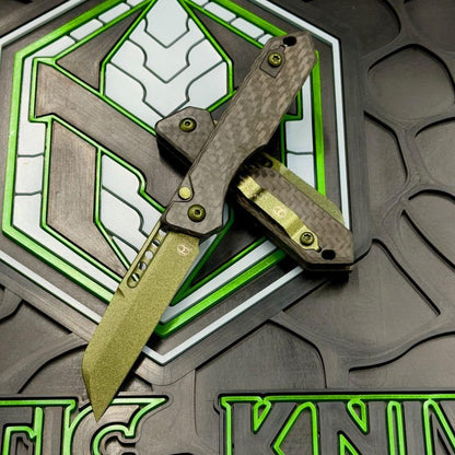 Heretic Jinn Auto - Metallic Green Carbon Fiber, MagnaCut Wharncliffe - Made in USA (H113-MG-CF)